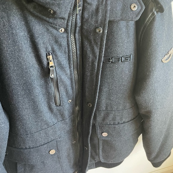 COOGI Heavy Wool Insulated Flight
Coat Jacket Size 2X
Black/Dk. Gray/ FLAW - Picture 5 of 12